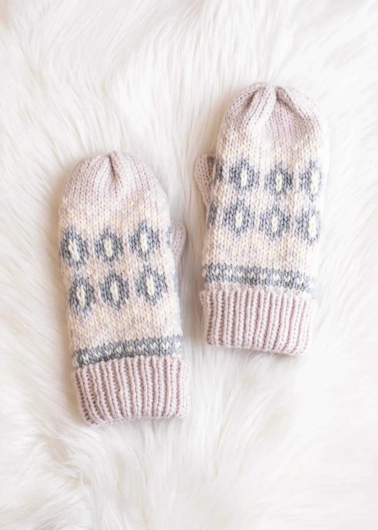 Blush Pattern Mittens