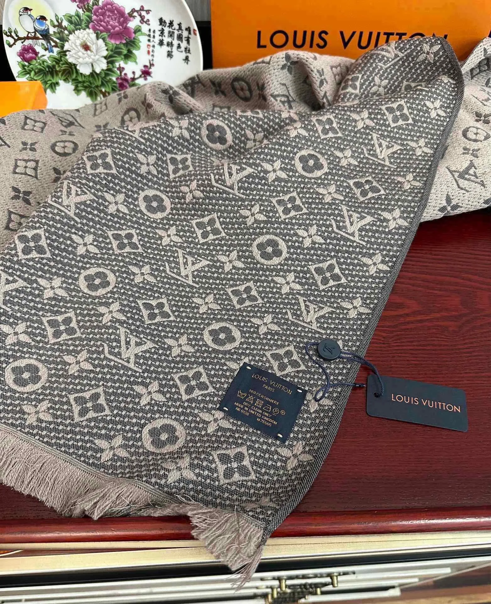 CLTH424 LV Cashmere Reversible Scarf / 40X185cm