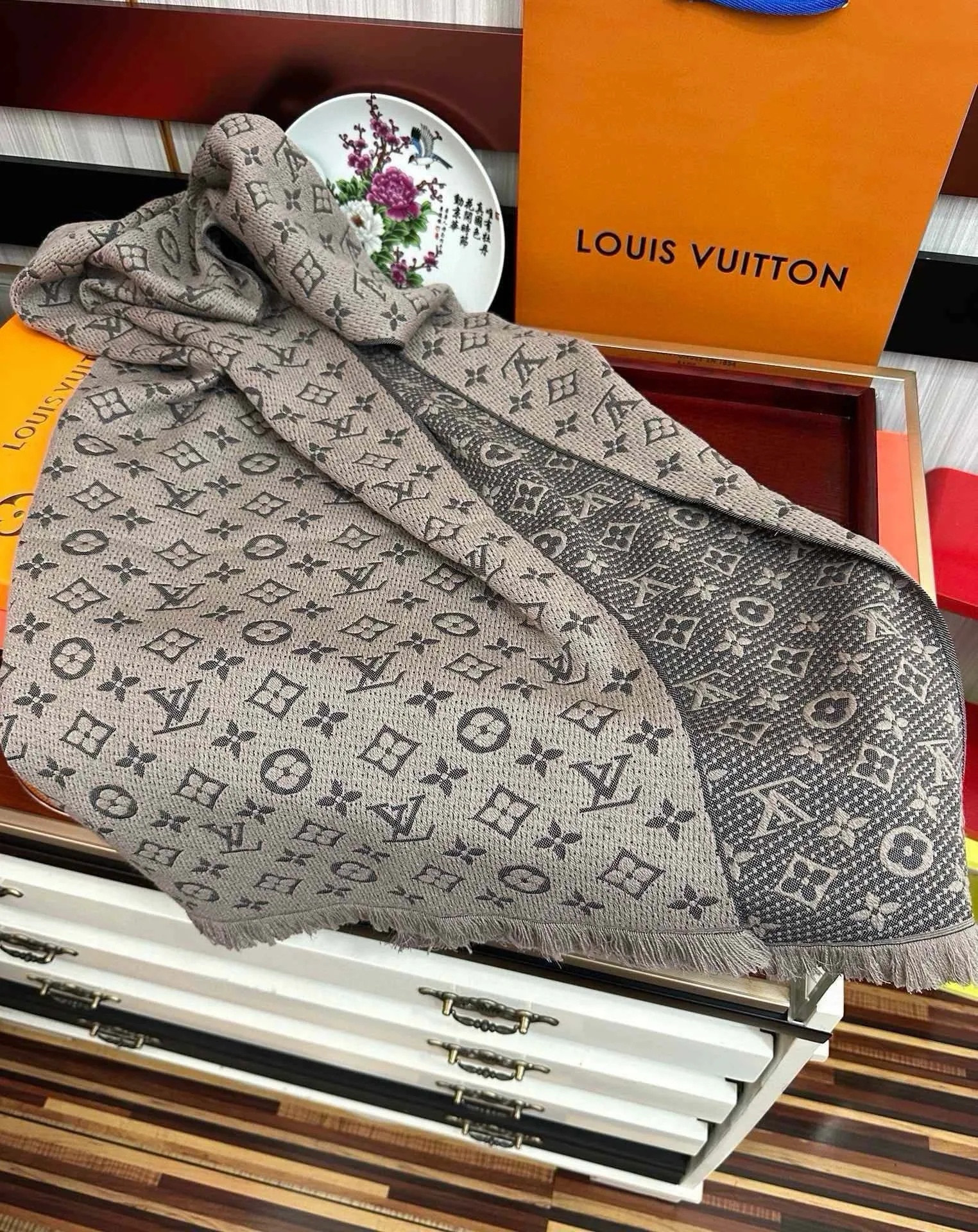 CLTH424 LV Cashmere Reversible Scarf / 40X185cm