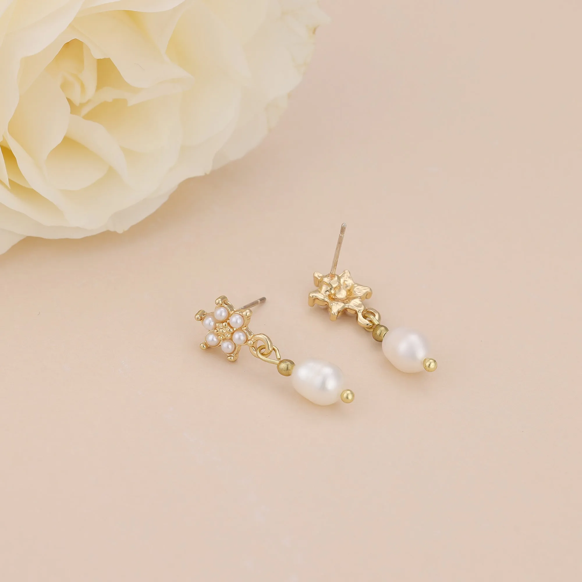 E159 pearl flower dangle drop earrings