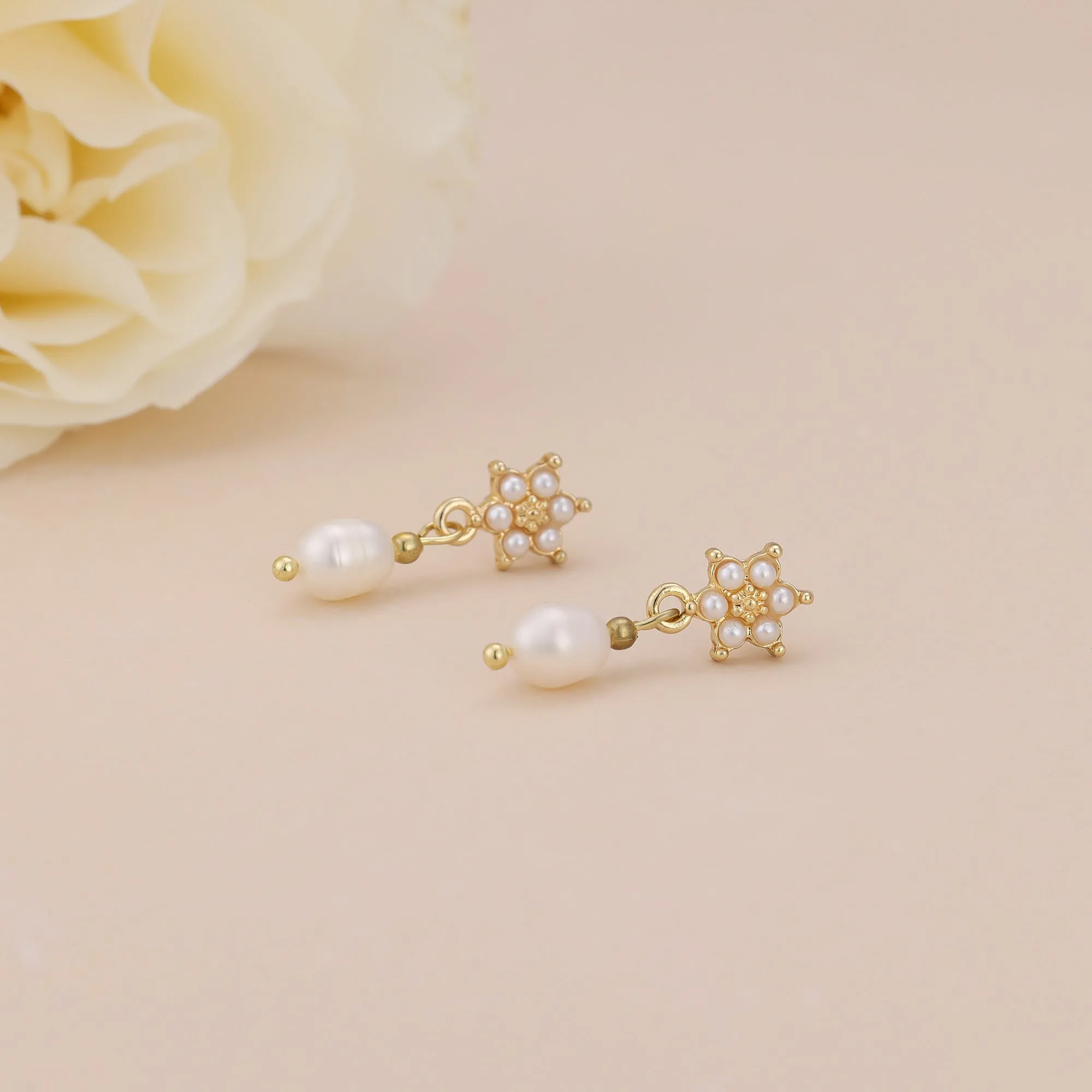 E159 pearl flower dangle drop earrings
