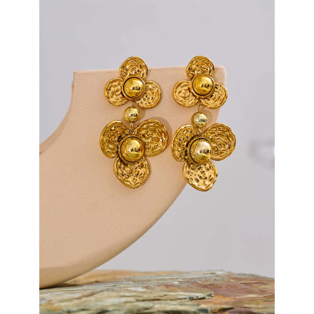 Pearl and Gold Flower Drop Earrings