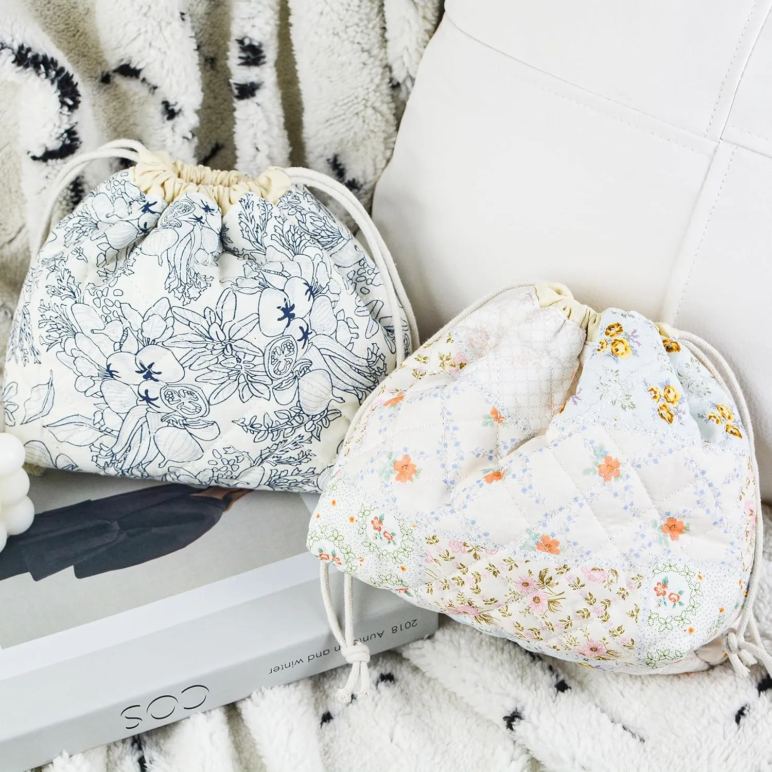 Quilted Makeup Bag for Women, Coquette Aesthetic Cosmetic Bag, Cute Travel Toiletry Bag, Cotton Drawstring Pouch for Women and Girls