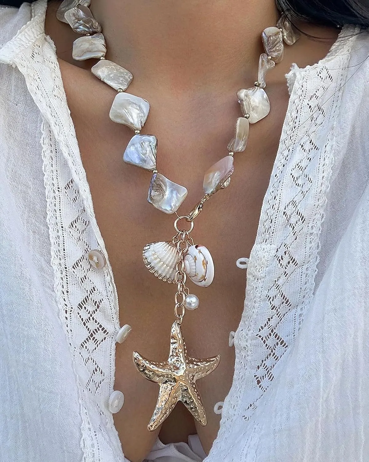 Starfish Necklace for Women Gold Seashell Starfish Pendant Necklace Layered Pearl Star Fish Choker Summer Beach Jewelry Outfit Accessories for Her